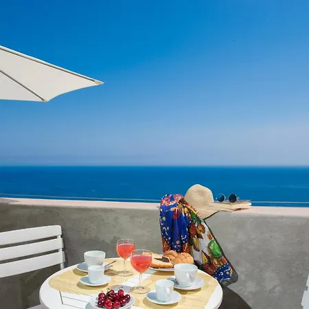 Giovanni's House بوسيتانو