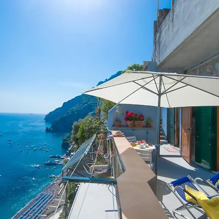 بيت ضيافة Giovanni's House 2*