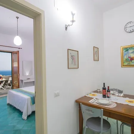 Giovanni's House 2* بوسيتانو